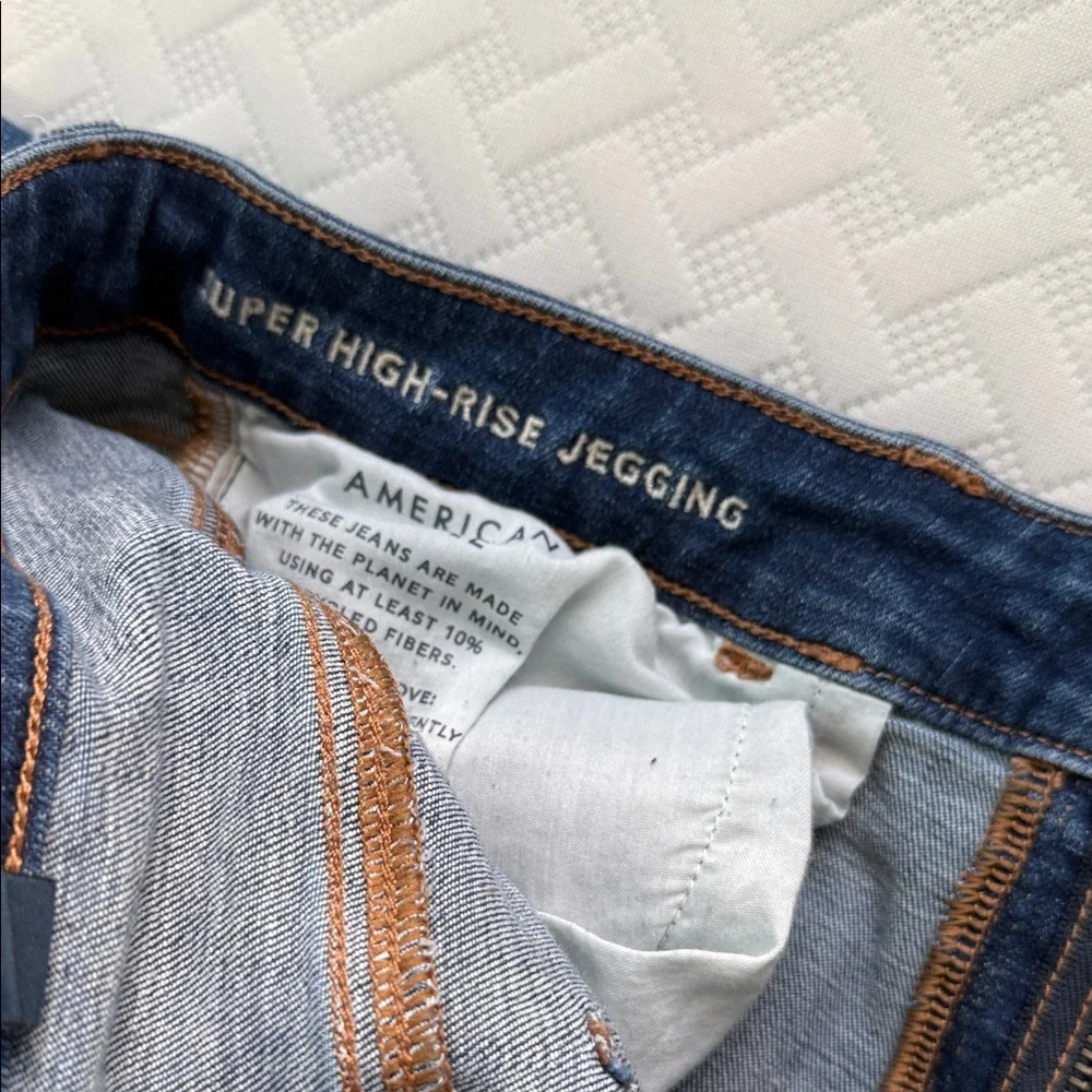 Women’s American Eagle Jeans- super high-rise jegging - Picture 3 of 3